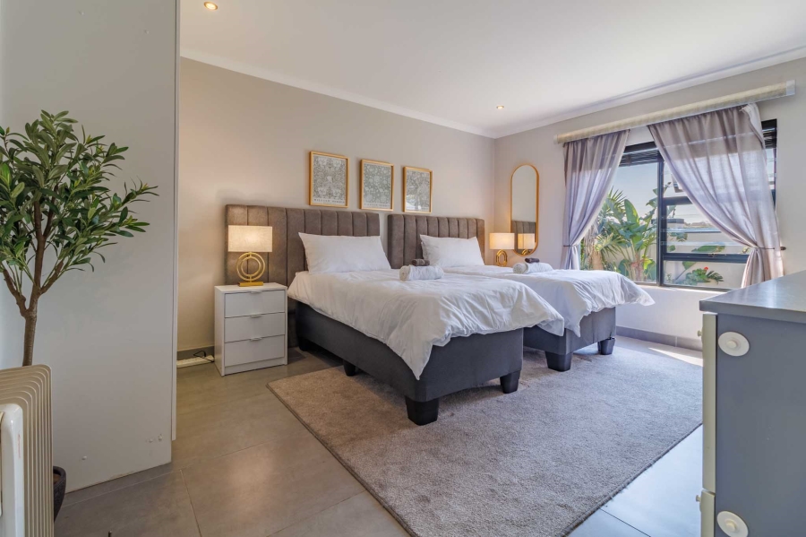 4 Bedroom Property for Sale in Flamingo Vlei Western Cape